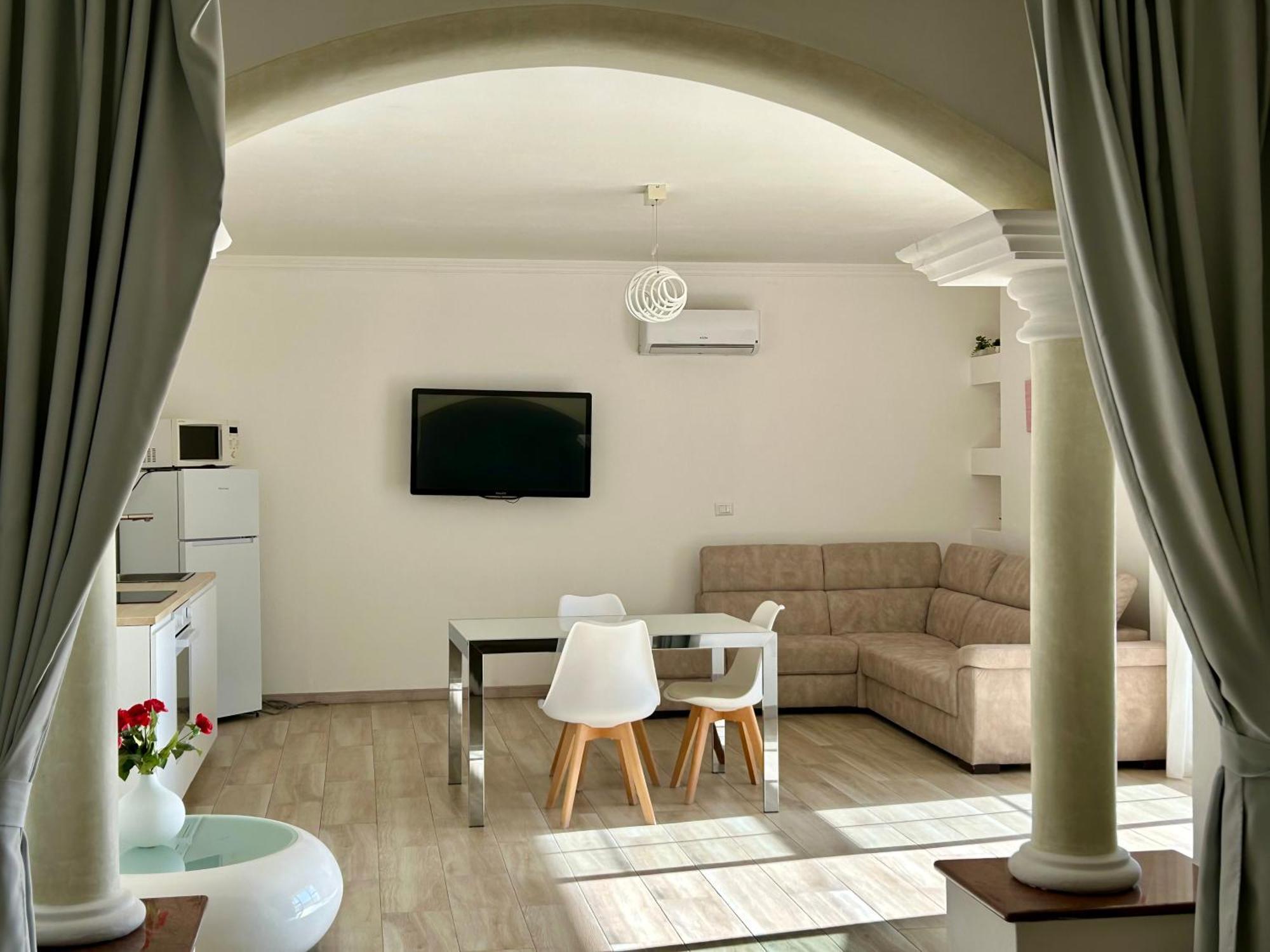 Guest House - La Bella Vita โอโรเซย ภายนอก รูปภาพ